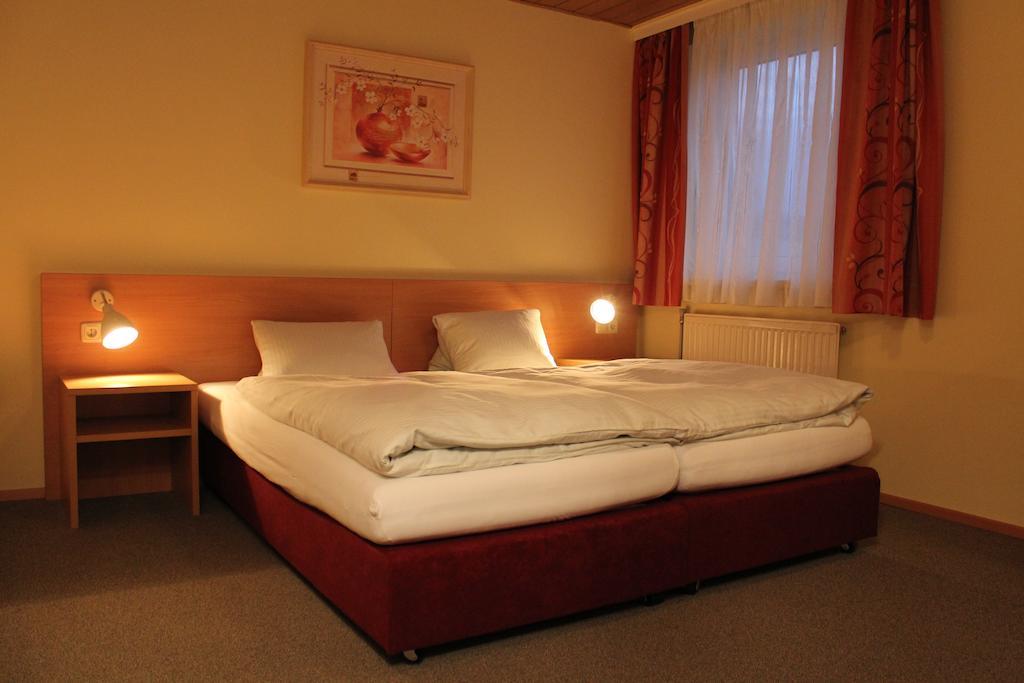 Hotel Denk Bed & Breakfast Vorchdorf Esterno foto