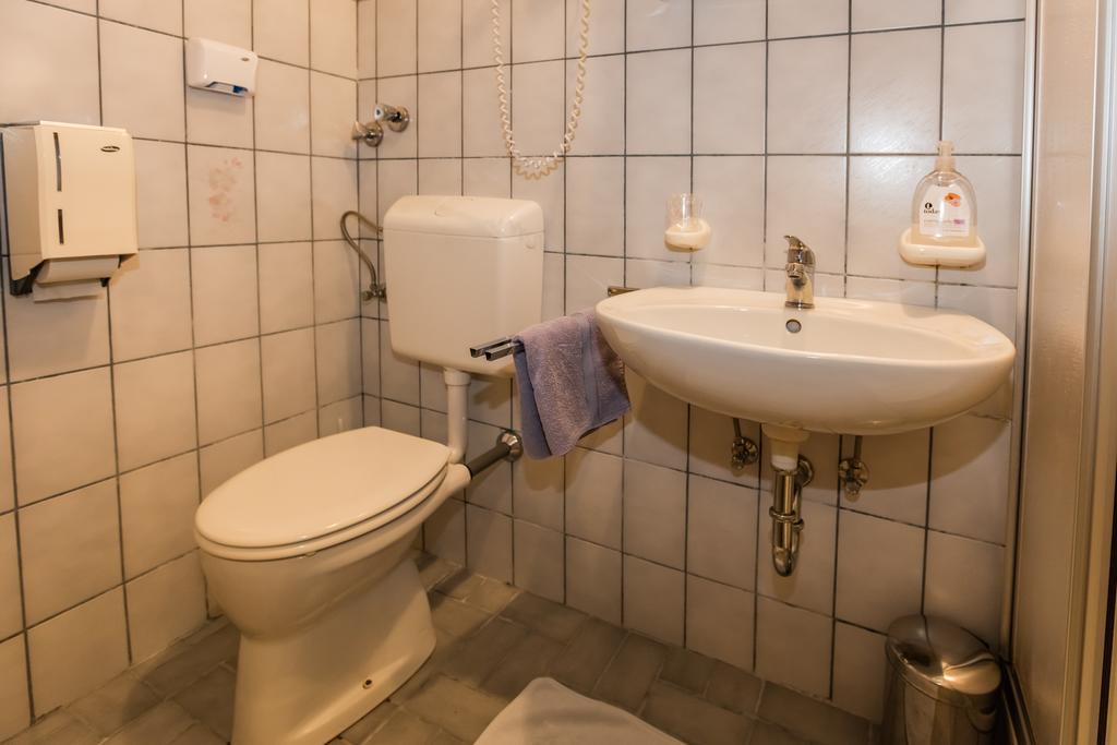 Hotel Denk Bed & Breakfast Vorchdorf Esterno foto